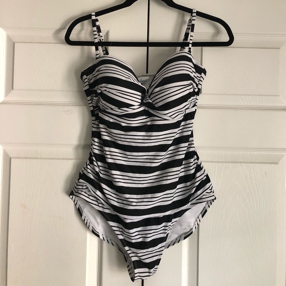 Swimsuit - Picture 1 of 5